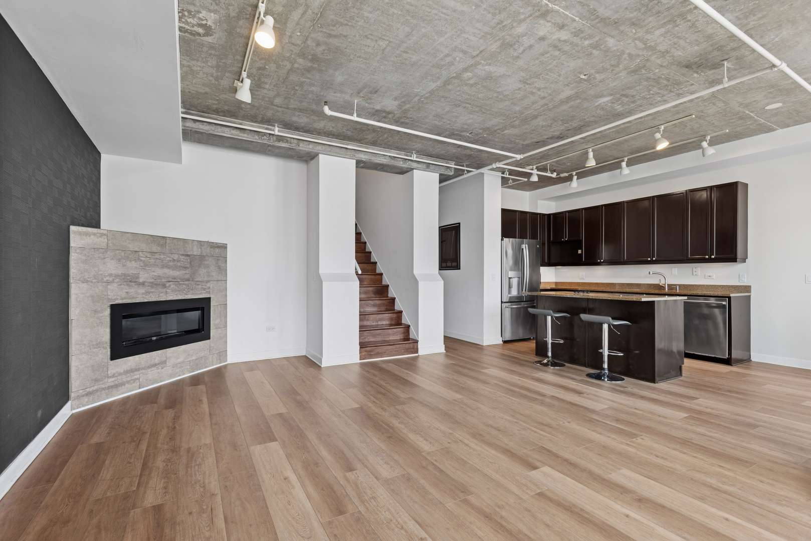 737 W Washington BLVD #1003, Chicago, IL 60661