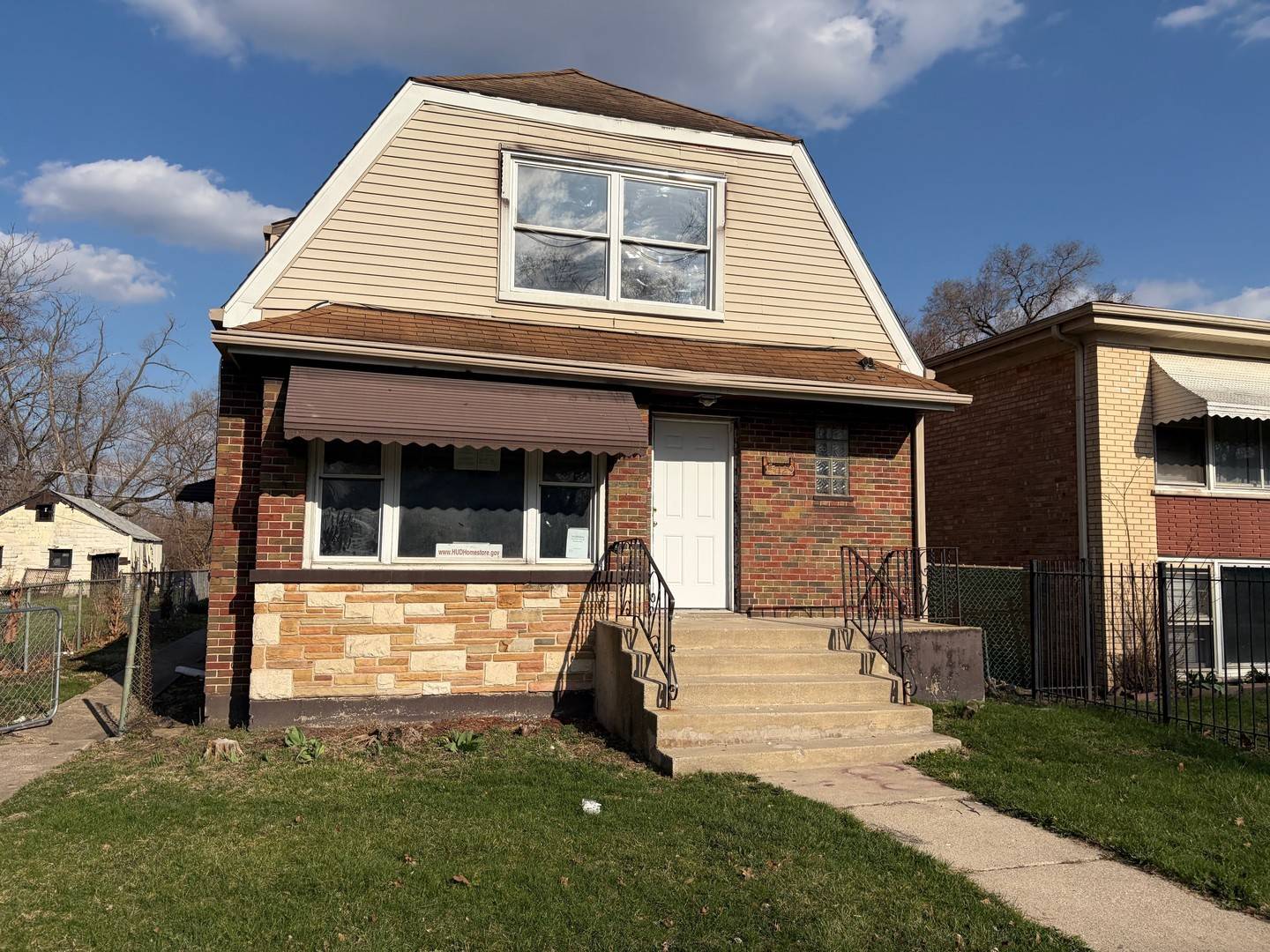 15129 LEXINGTON AVE, Harvey, IL 60426