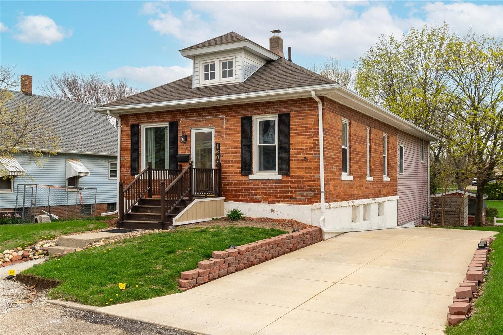 1604 Sobieski ST, Lasalle, IL 61301