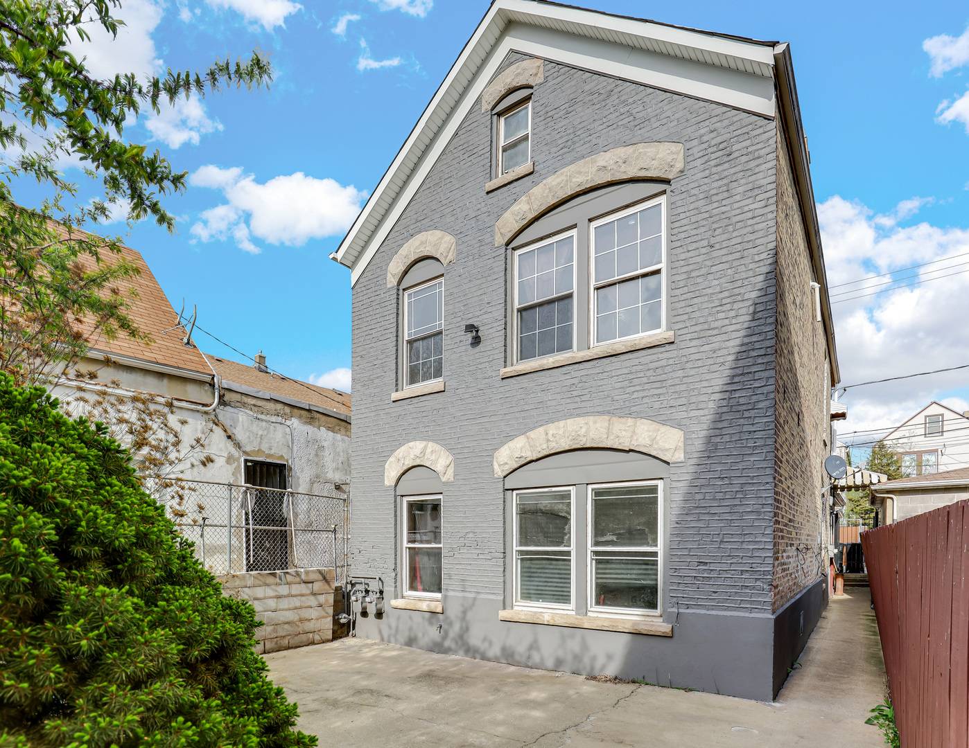 2631 S Sawyer AVE, Chicago, IL 60623