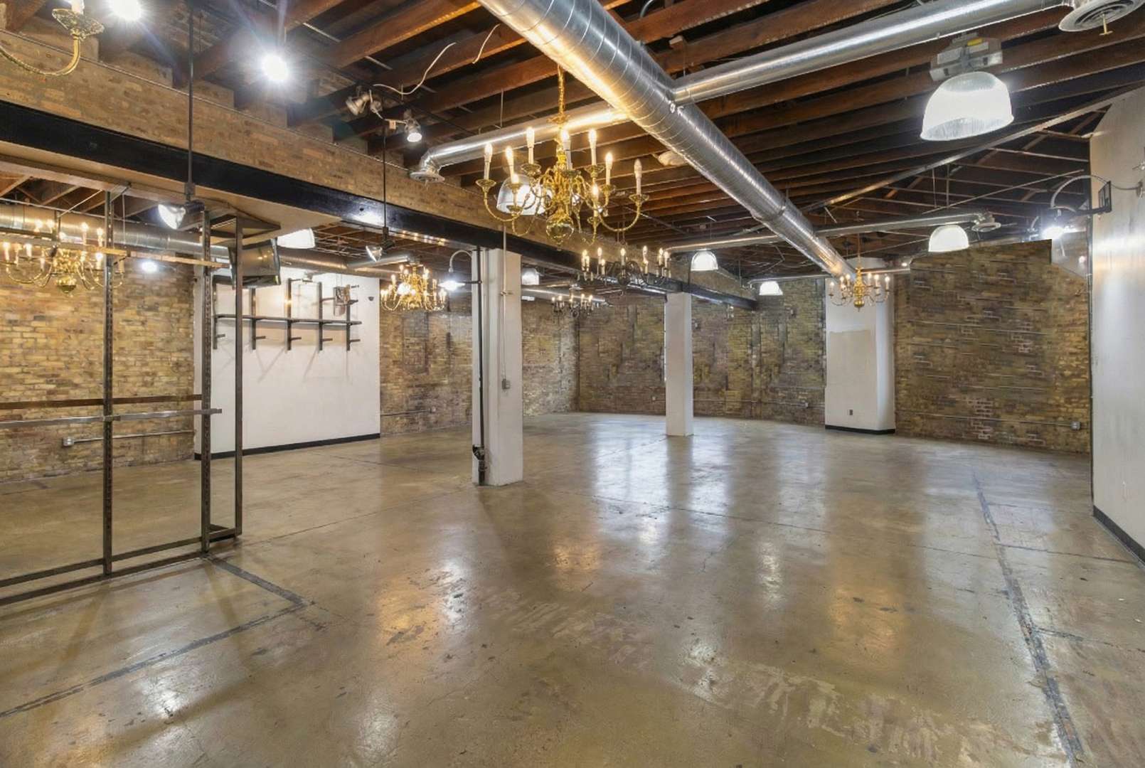 2950 W Fullerton AVE, Chicago, IL 60647