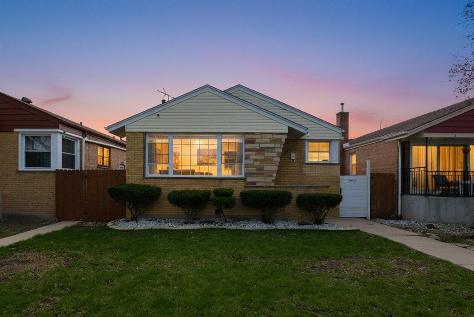 3853 W 83rd PL, Chicago, IL 60652