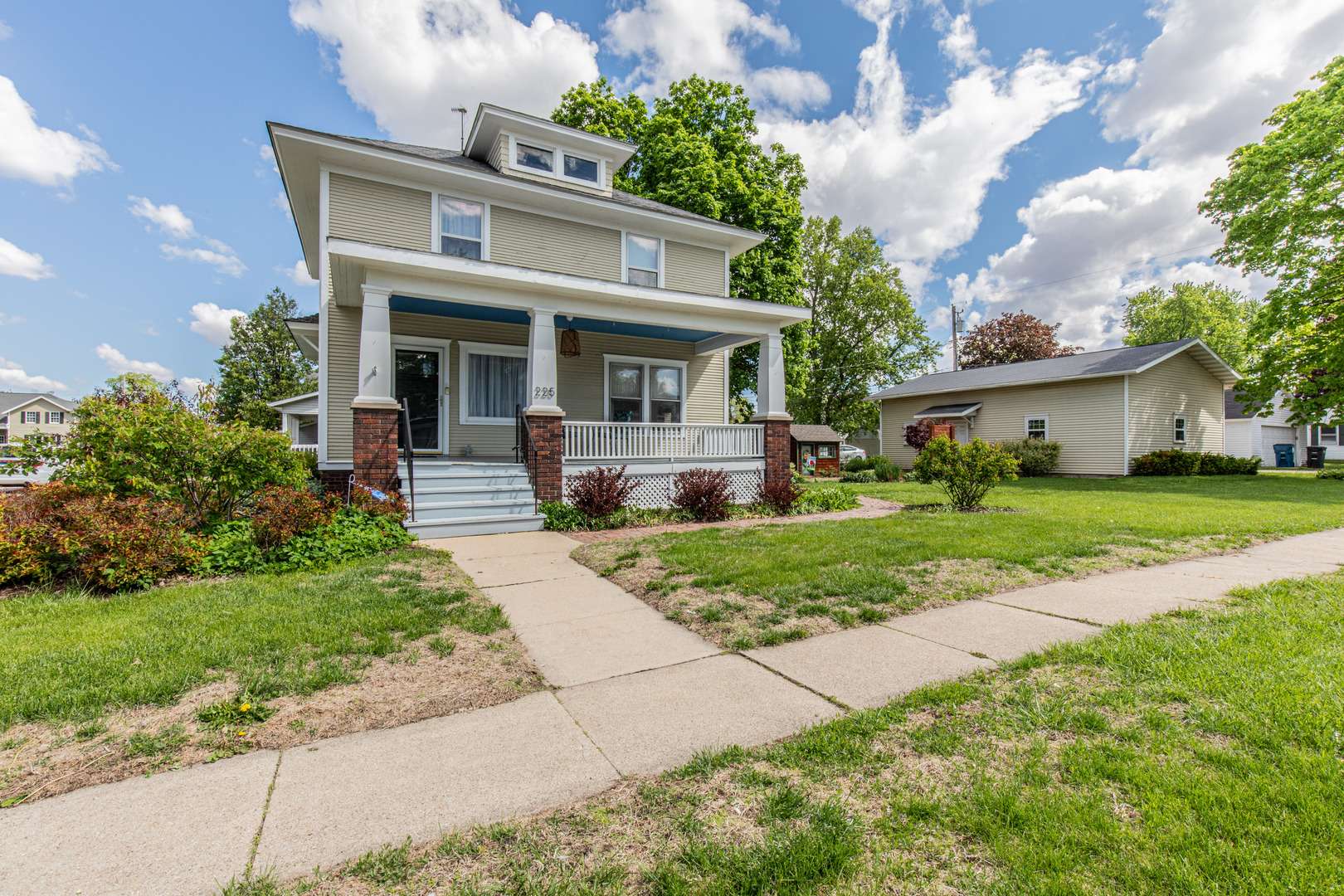 225 W Central AVE, Princeton, IL 61356