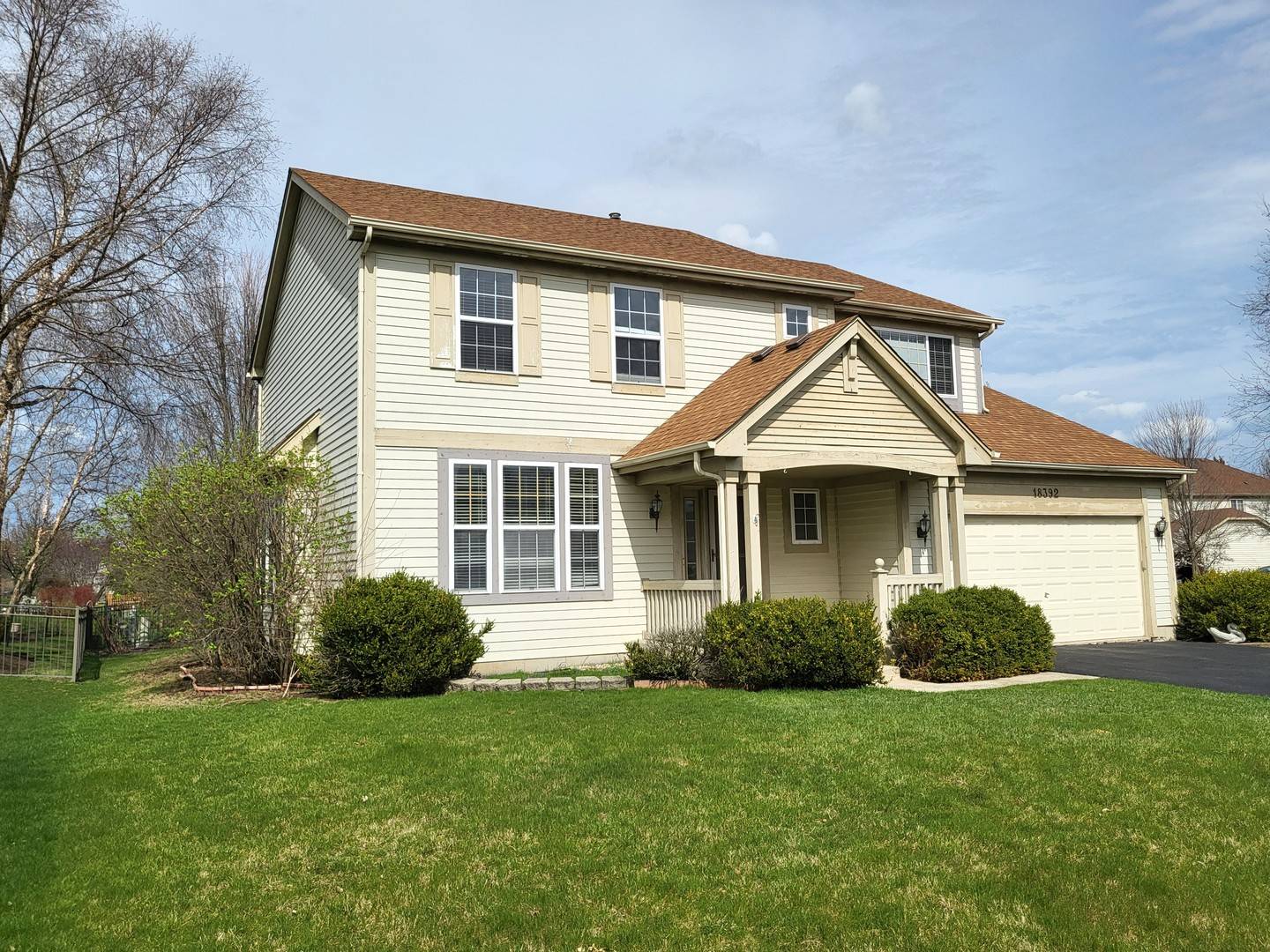 18392 Springwood DR, Grayslake, IL 60030