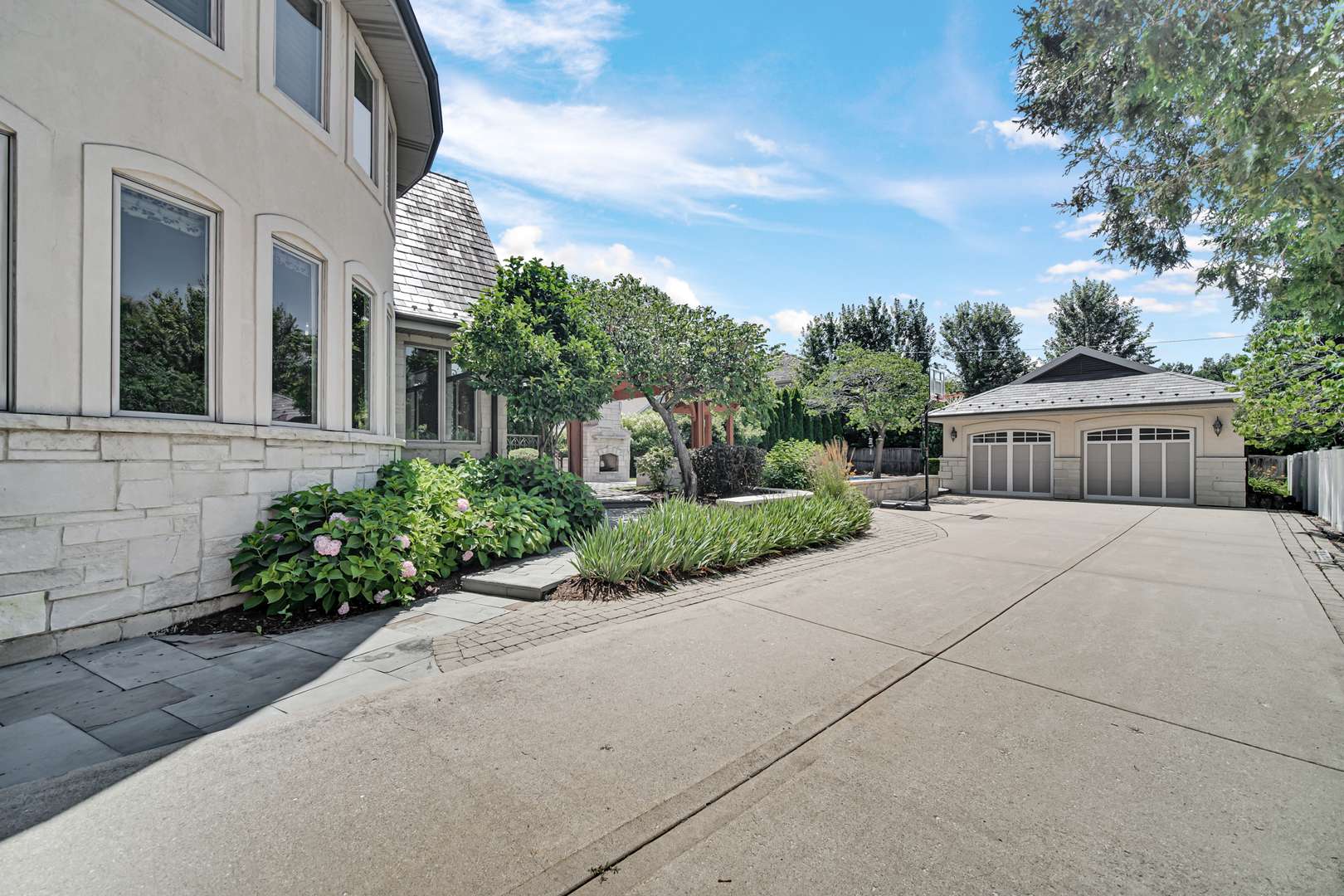 932 S Grant ST, Hinsdale, IL 60521