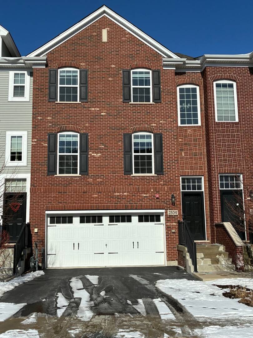2534 Huntleigh LN, Woodridge, IL 60517