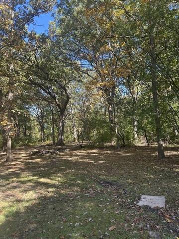26220 N Midlothian RD, Mundelein, IL 60060