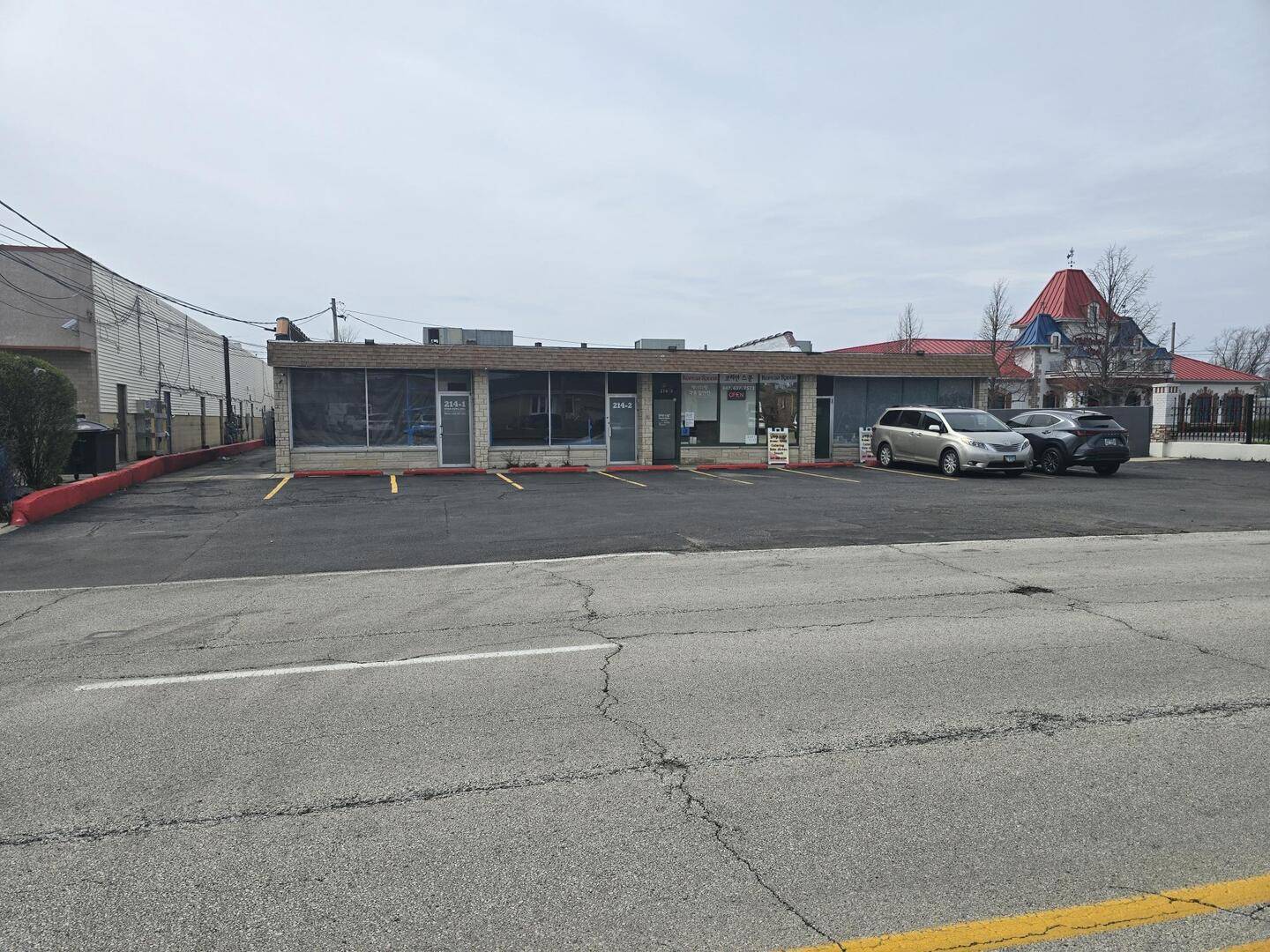 214 Greenwood RD #2, Glenview, IL 60025