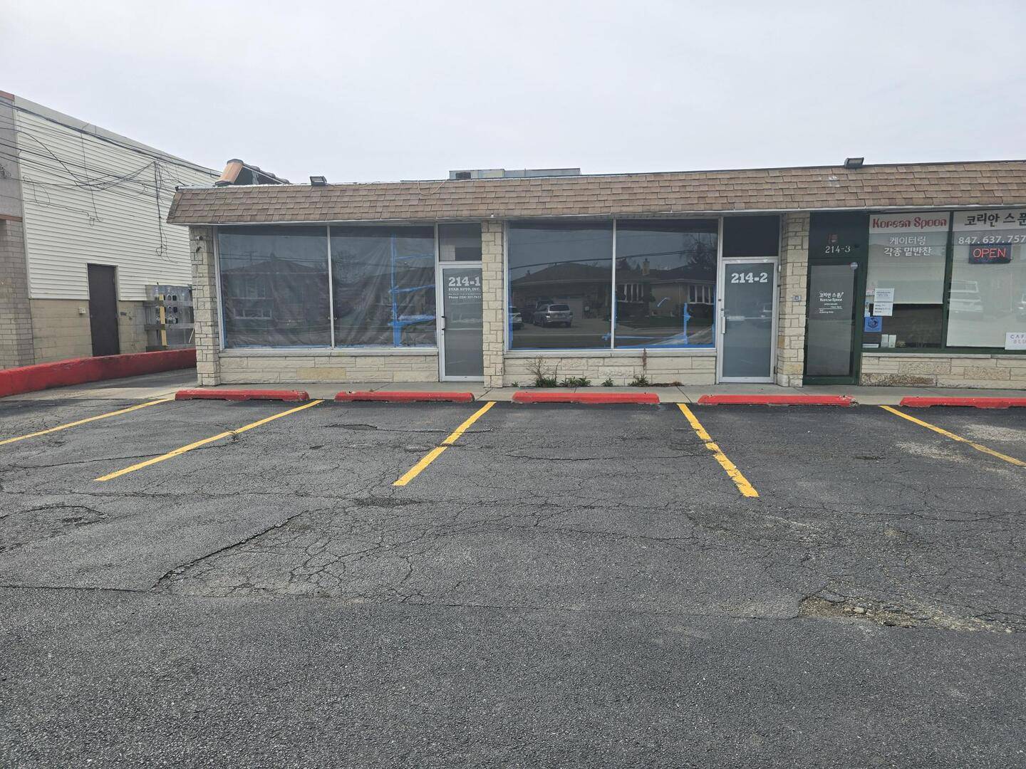 214 Greenwood RD #2, Glenview, IL 60025