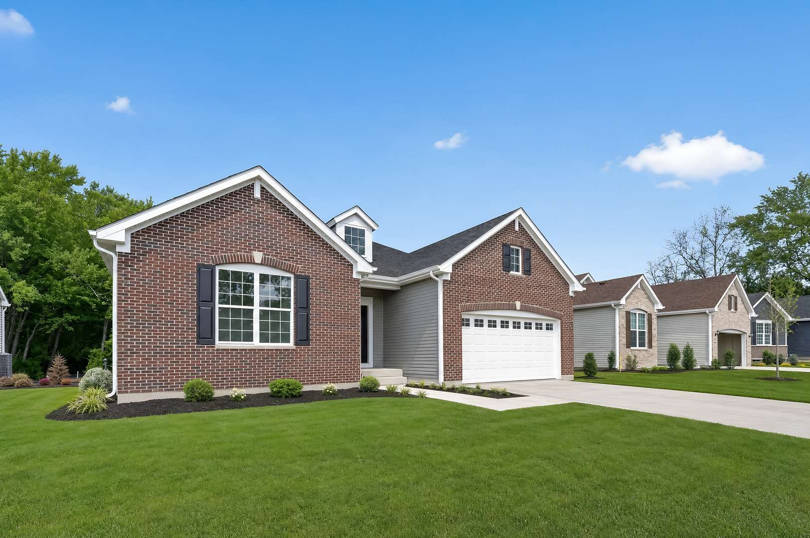 2021 Kenilworth PL, Aurora, IL 60506