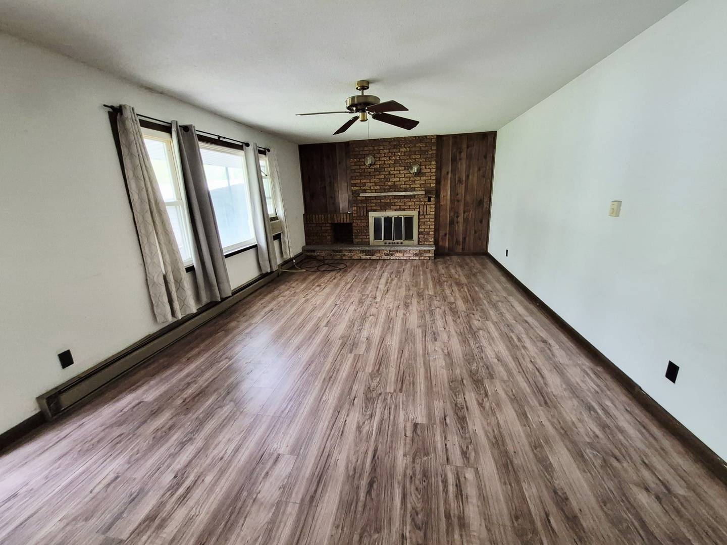 817 S 3rd ST, Herrin, IL 62948