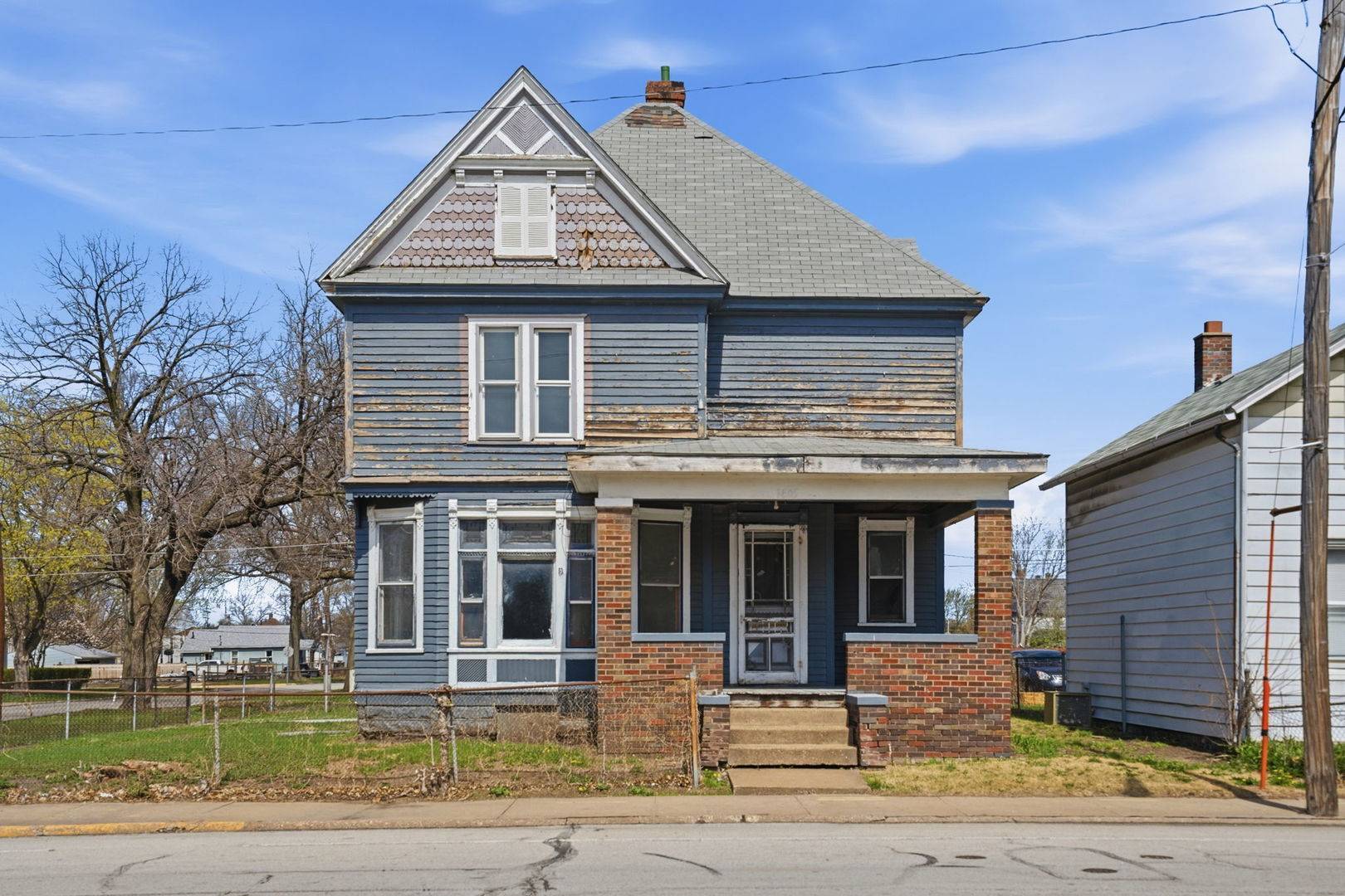 1405 7th AVE, Rock Island, IL 61201