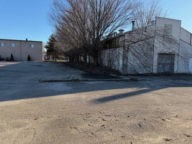 239 S Cherry ST, Galesburg, IL 61401