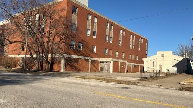 239 S Cherry ST, Galesburg, IL 61401