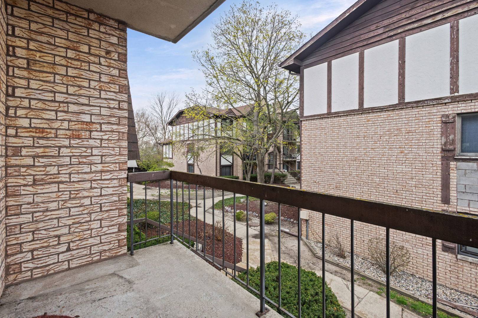 2815 Glenwood Lansing RD #205, Lynwood, IL 60411