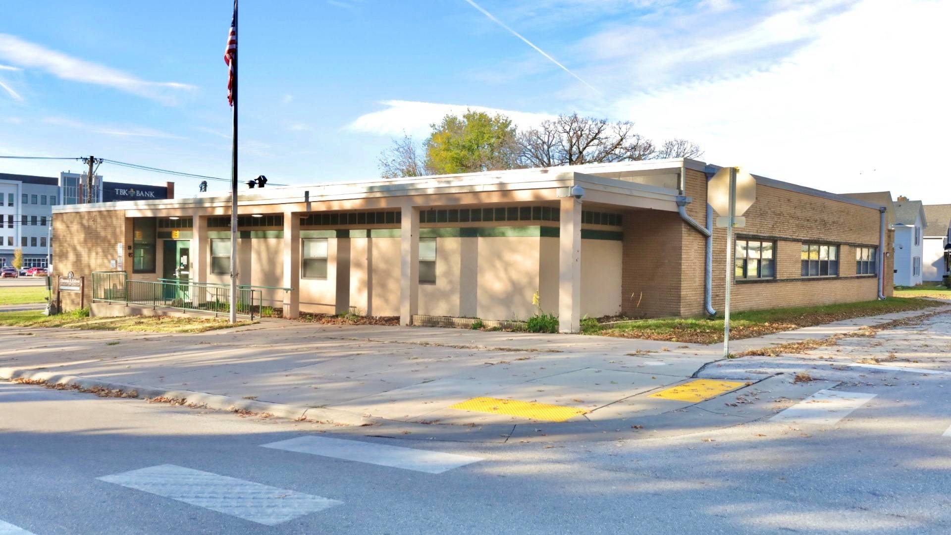 438 16th ST, Bettendorf, IA 52722