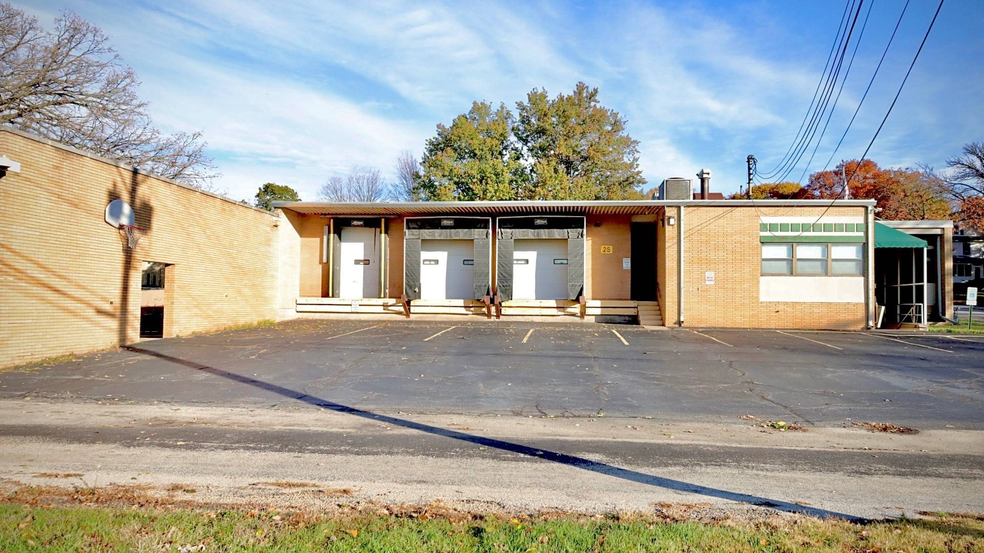 438 16th ST, Bettendorf, IA 52722