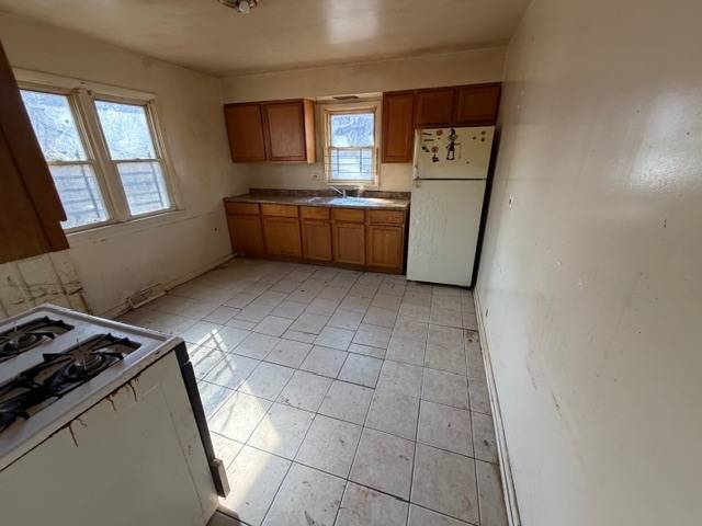 15725 Loomis AVE, Harvey, IL 60426