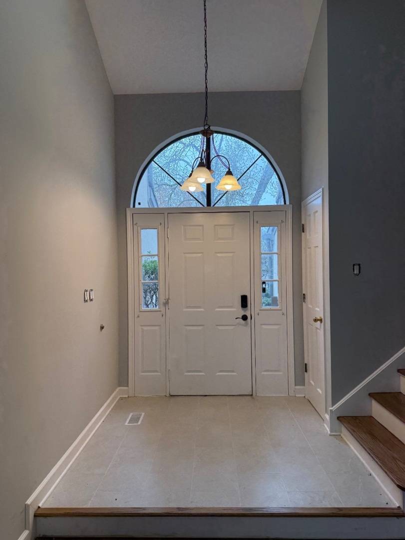 1203 Hobson Oaks DR, Naperville, IL 60540