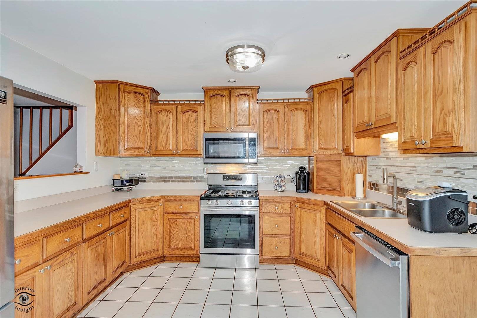 9137 Orchard LN, Bridgeview, IL 60455