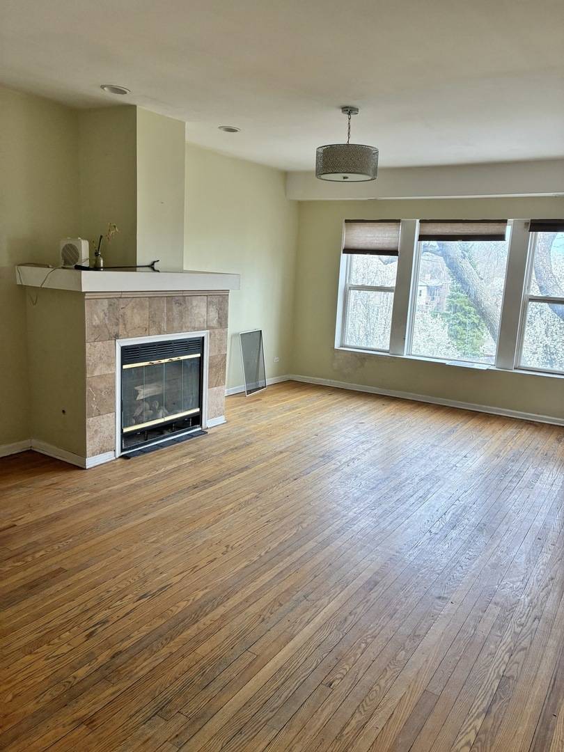 6852 S DANTE AVE #3E, Chicago, IL 60637
