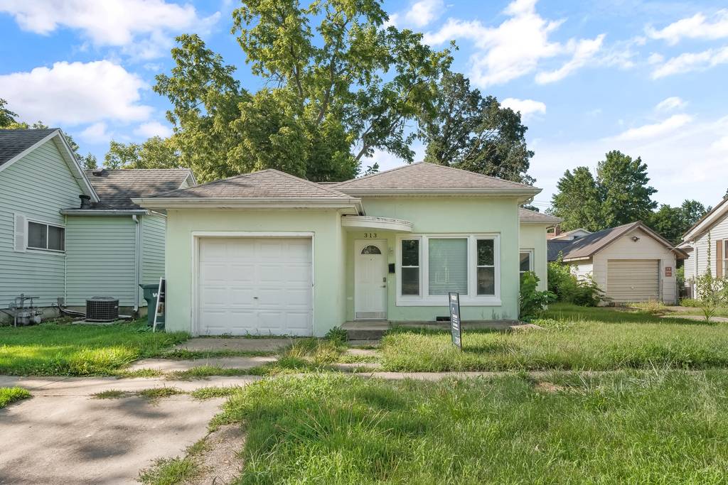 313 E Pembroke ST, Tuscola, IL 61953