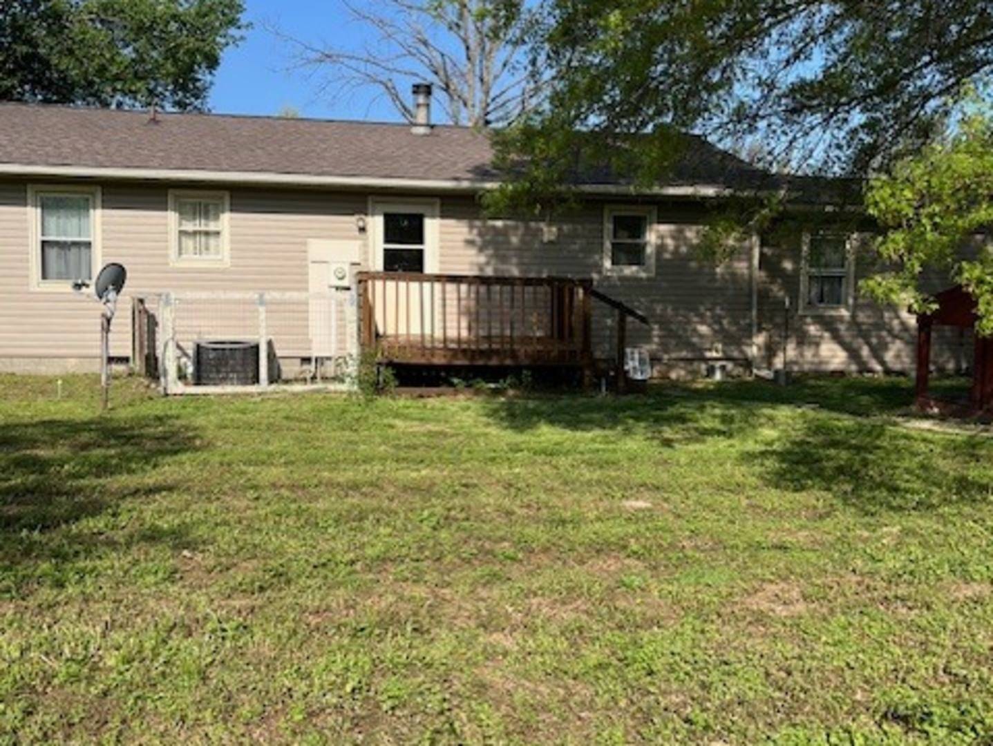17376 Garrett RD, Johnston City, IL 62951