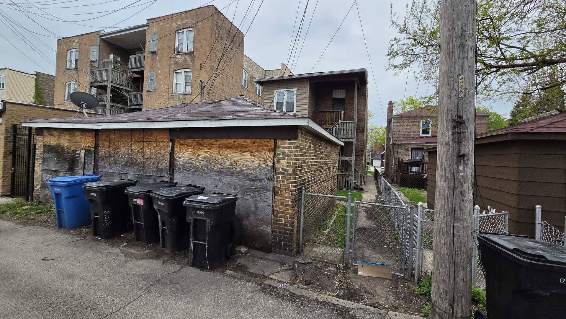 8215 S Eberhart AVE, Chicago, IL 60619