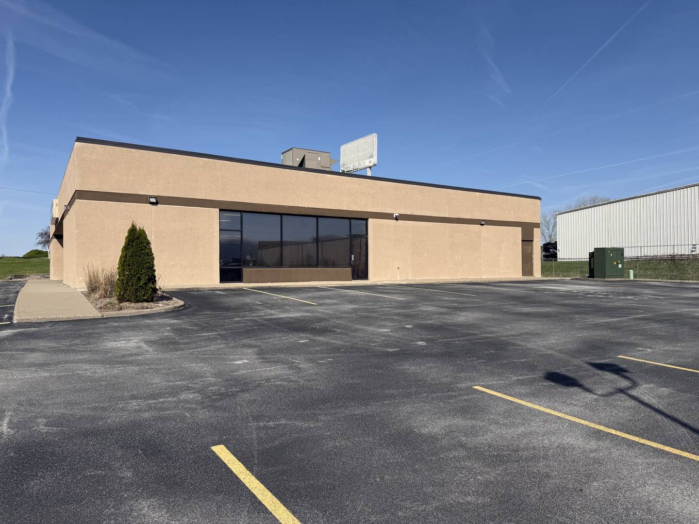 110 E 50th ST, Davenport, IA 52806
