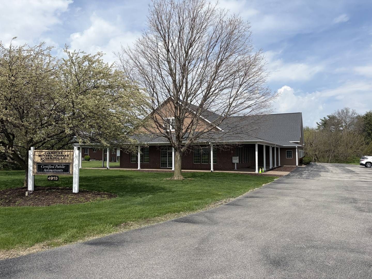 4915 & 5005 21st Avenue A, Moline, IL 61265