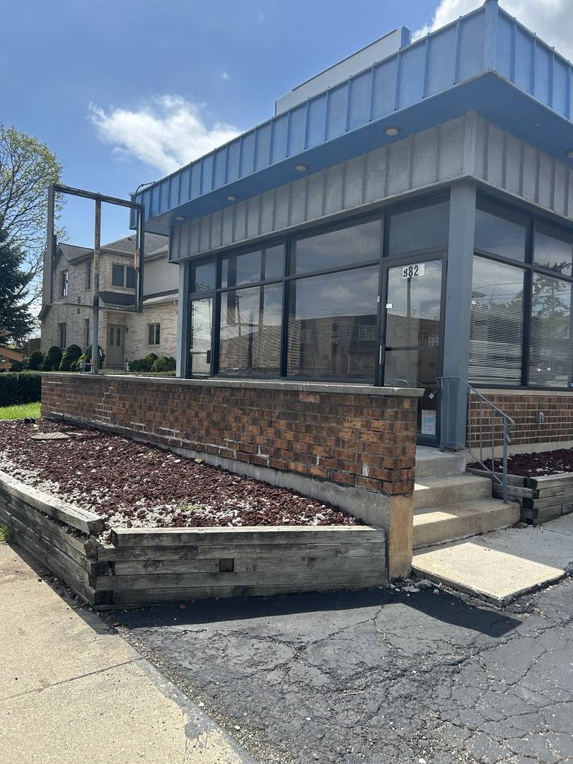 8826 S Roberts RD, Hickory Hills, IL 60457
