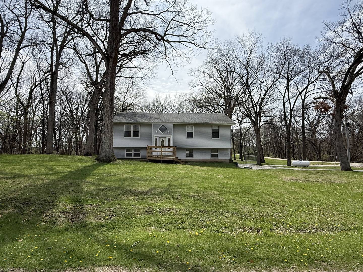 2 Acapulco DR, Putnam, IL 61560