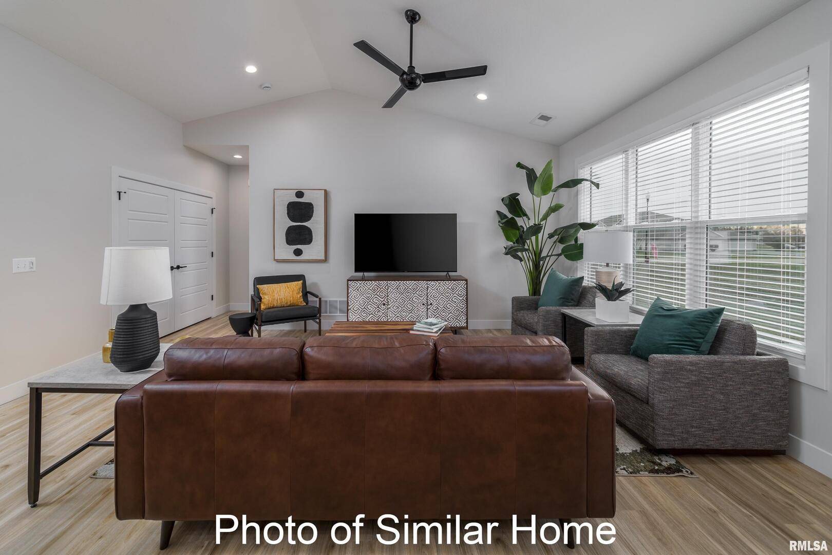 1400 Colonial CT, Eldridge, IA 52748