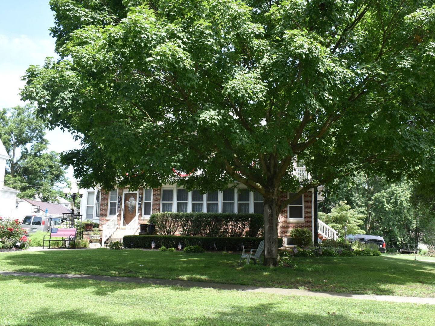 330 E Locust ST, Watseka, IL 60970