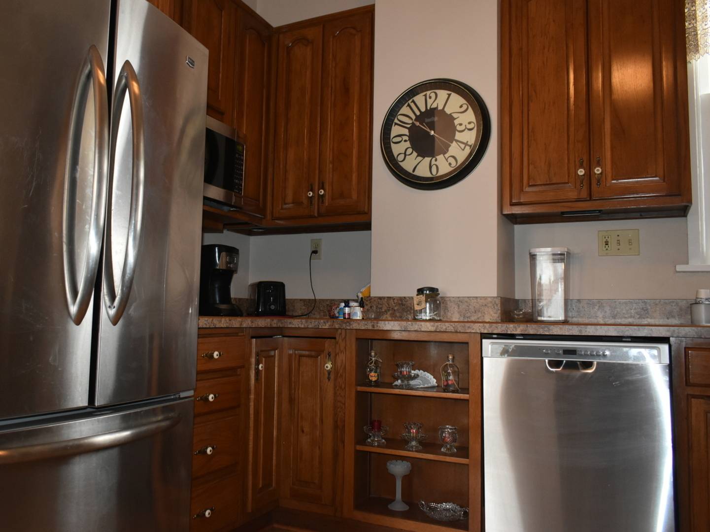 330 E Locust ST, Watseka, IL 60970