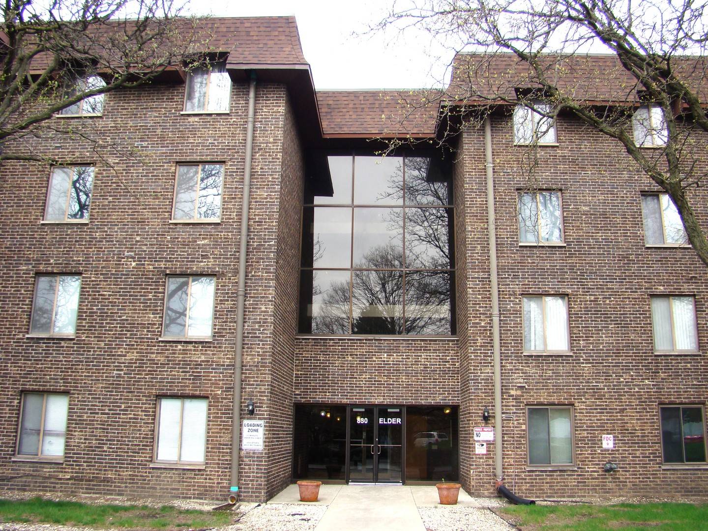 830 Elder RD #B202, Homewood, IL 60430