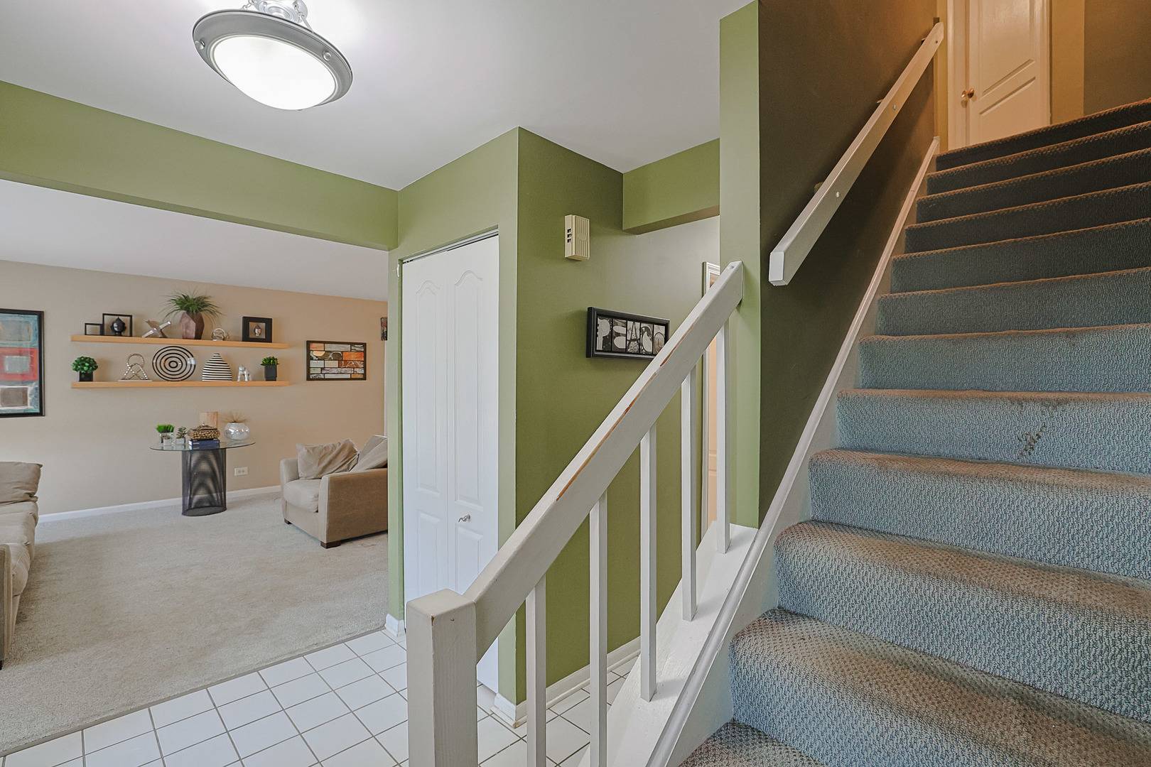3 Chestnut TER, Buffalo Grove, IL 60089
