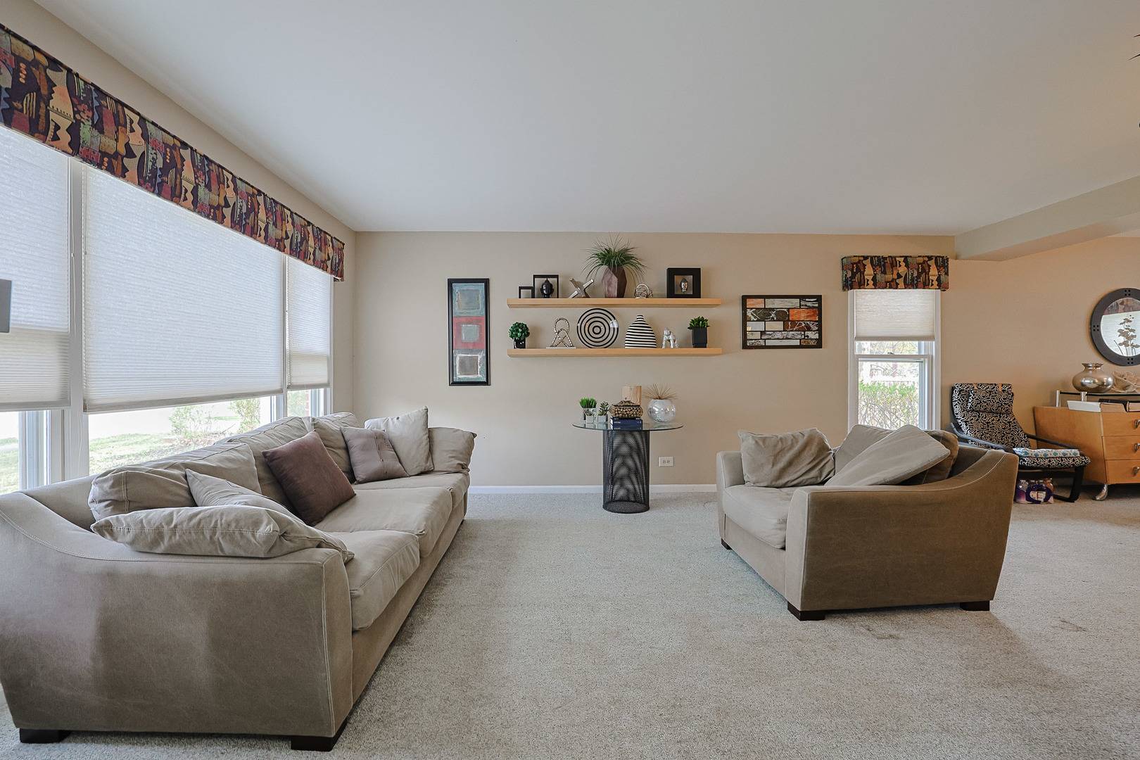 3 Chestnut TER, Buffalo Grove, IL 60089