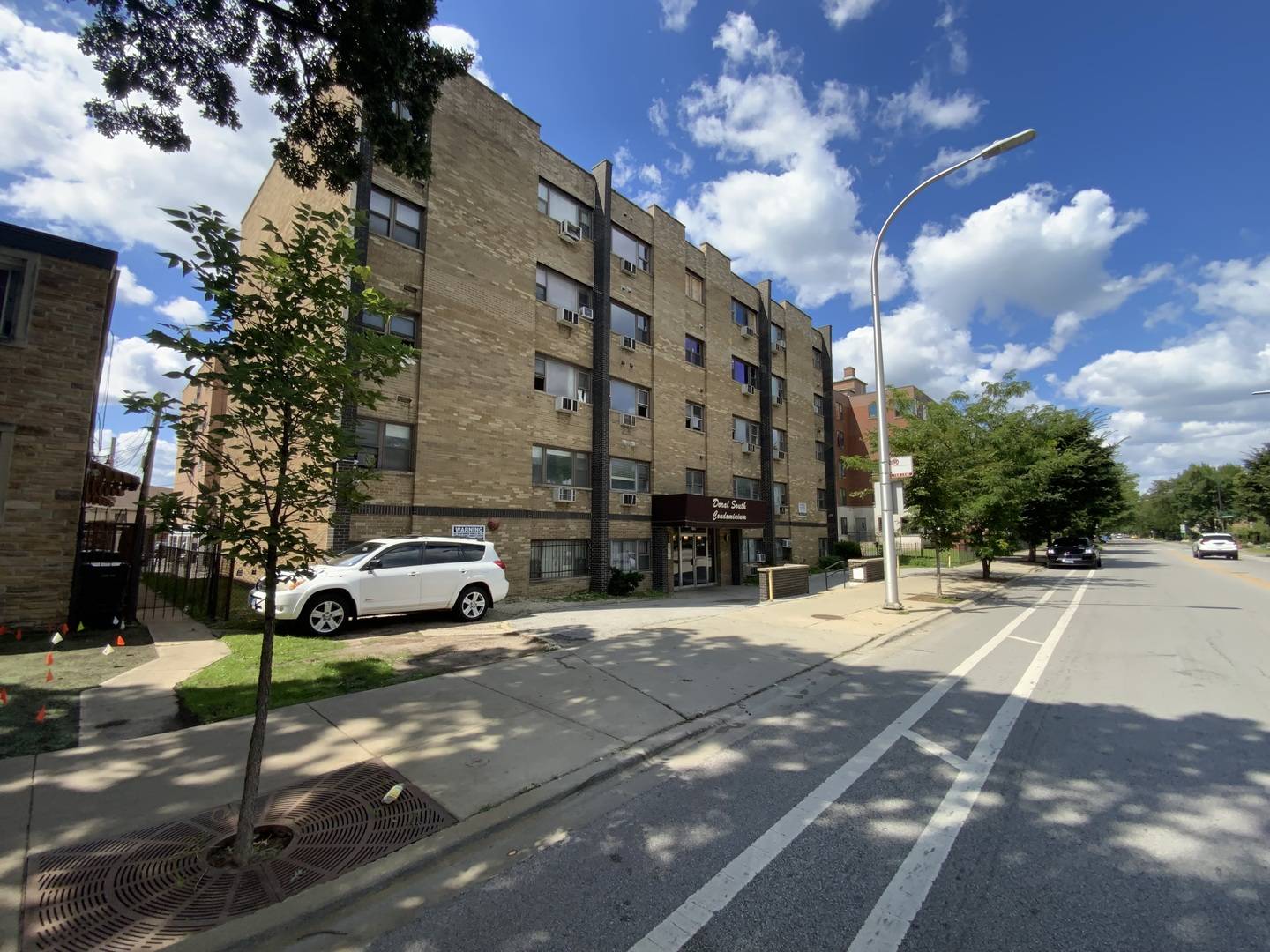 7854 S South Shore DR #405, Chicago, IL 60649