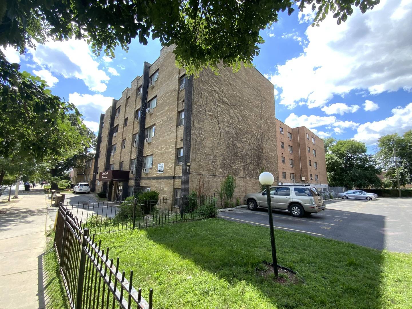 7854 S South Shore DR #405, Chicago, IL 60649
