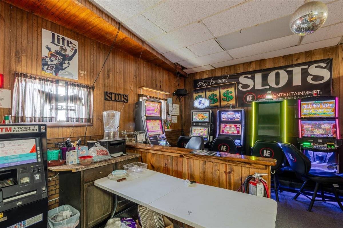 206 W Locust ST, Fairbury, IL 61739
