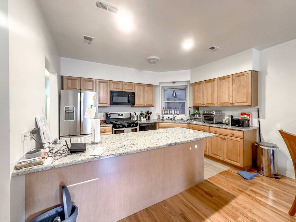 6711 N SHERIDAN RD #1N, Chicago, IL 60626