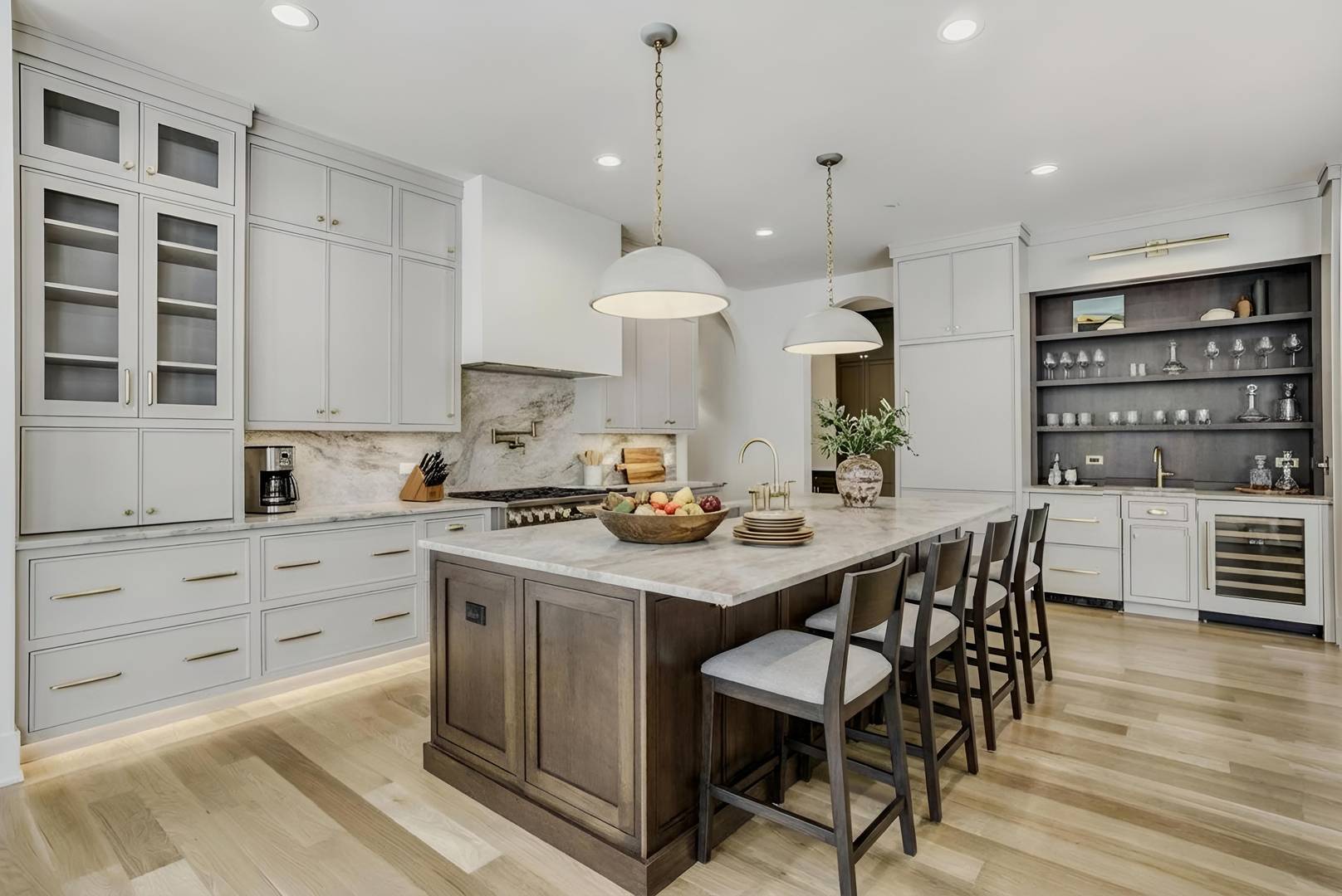 1652 N Lake Charles DR, Vernon Hills, IL 60061