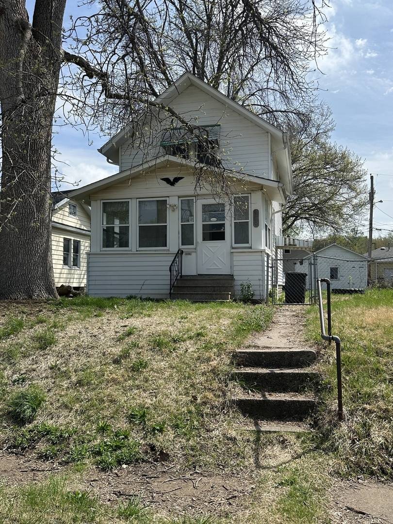 3113 9 1/2 ST, Rock Island, IL 61201