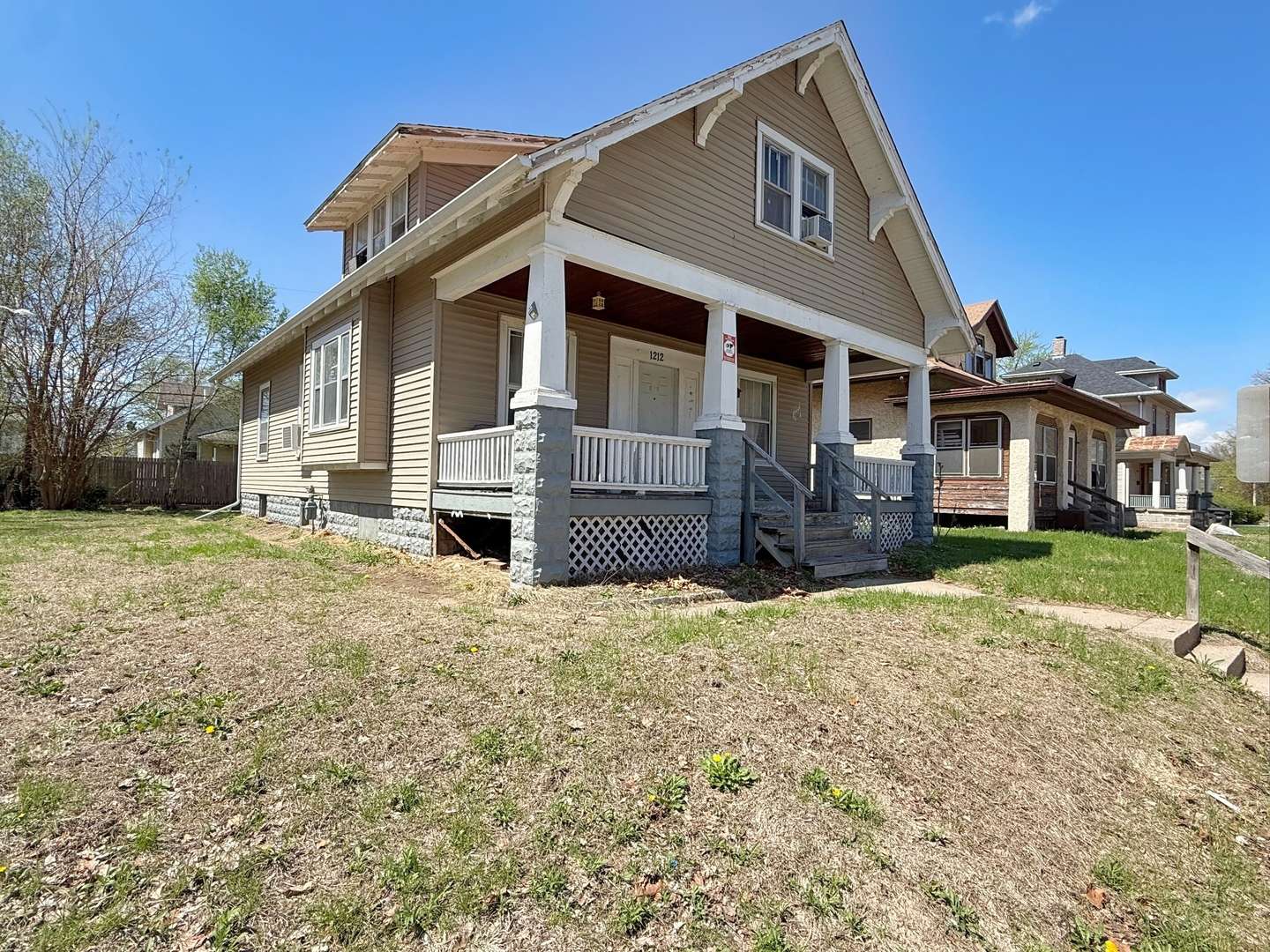 1212 Glenhurst CT, Rock Island, IL 61201