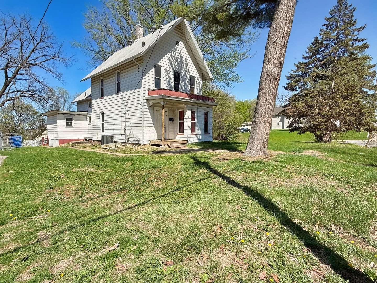 1155 12th AVE, Moline, IL 61265