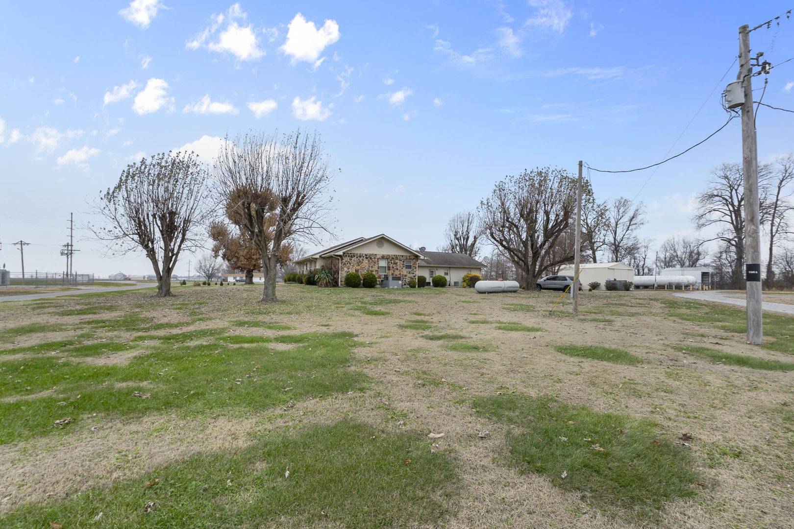 24250 Hanging Rock RD, Mcclure, IL 62957