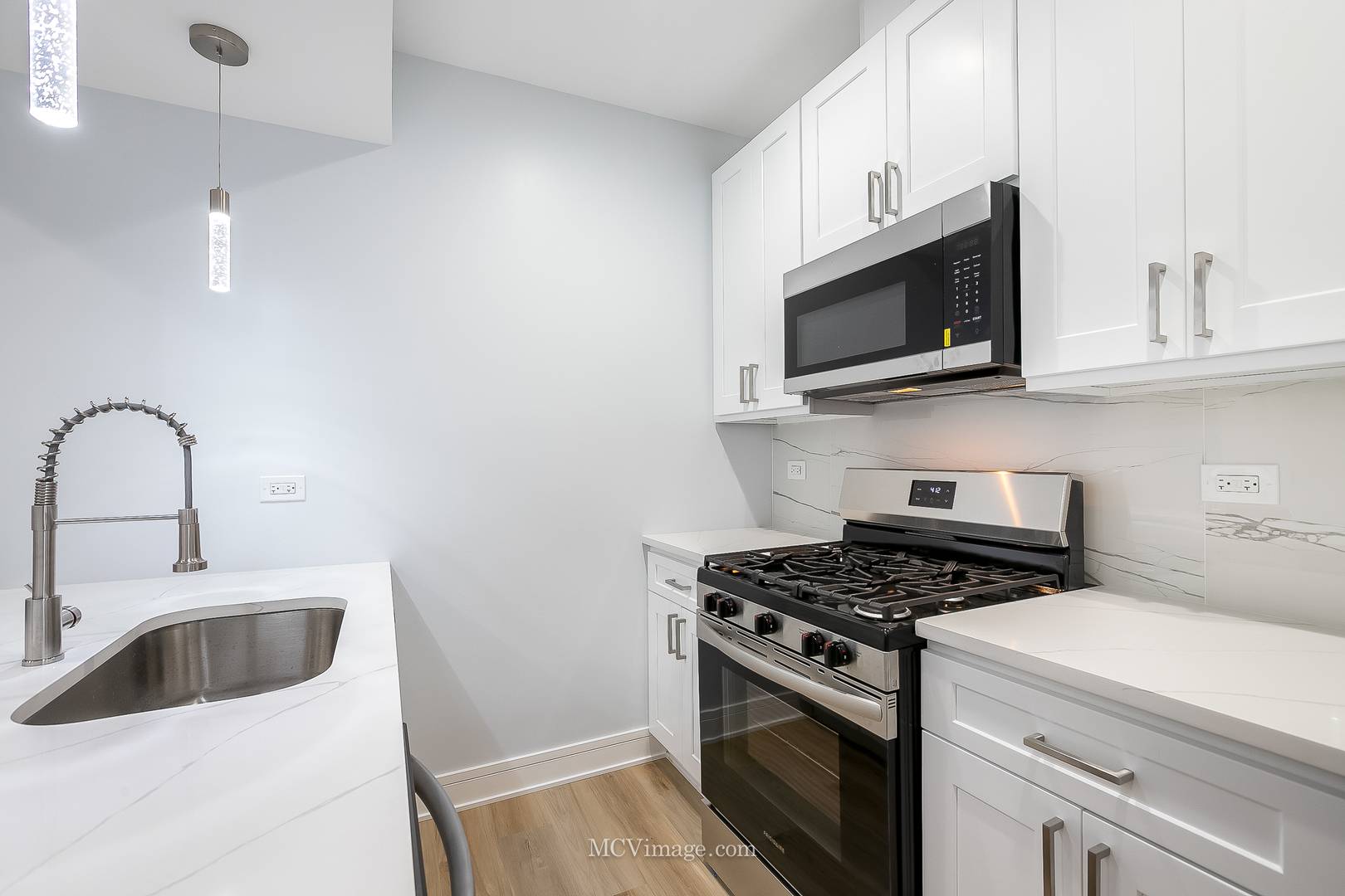1713 S Jefferson ST, Chicago, IL 60616