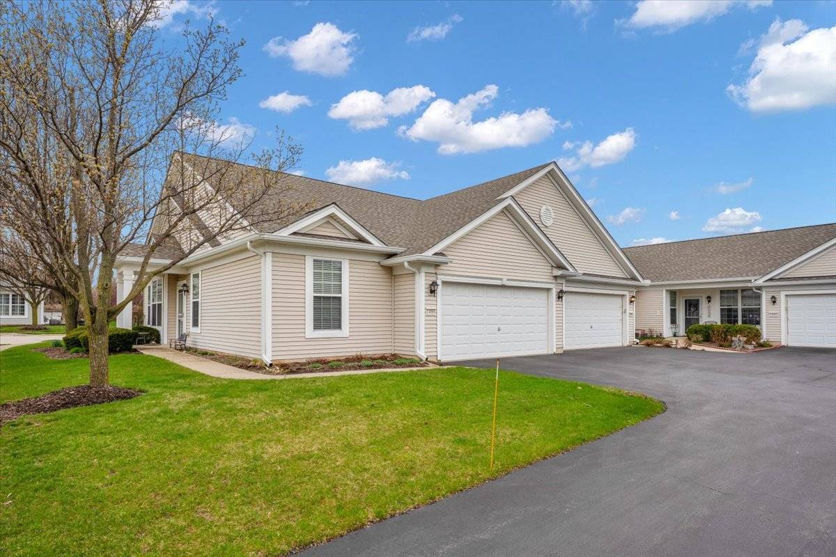 14084 Moraine Hills DR, Huntley, IL 60142