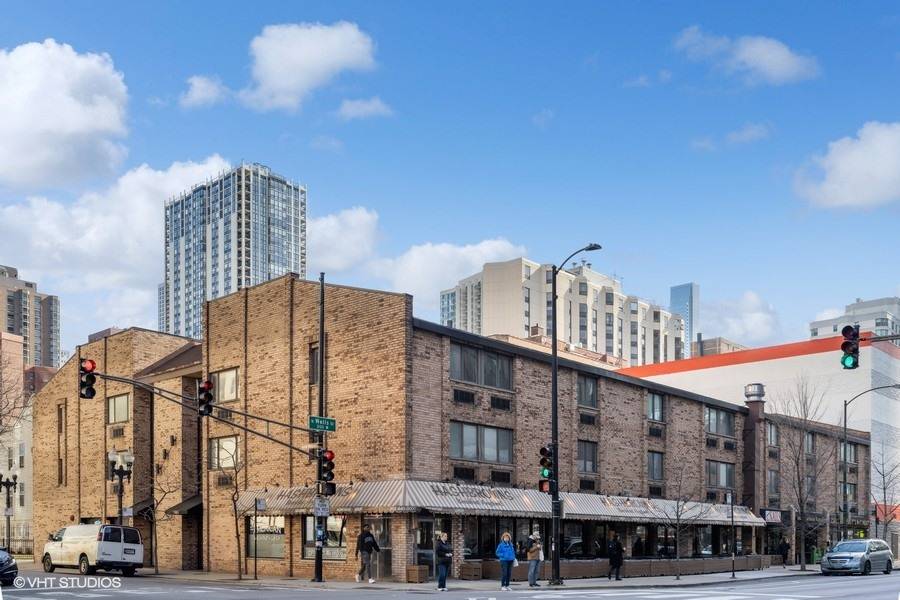 163 W Division ST, Chicago, IL 60610